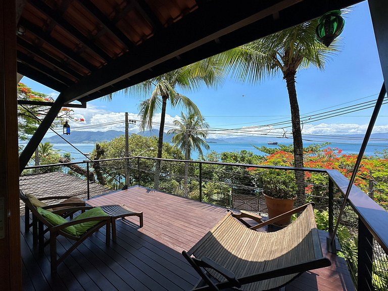 Conforto, píer, piscina e churrasqueira