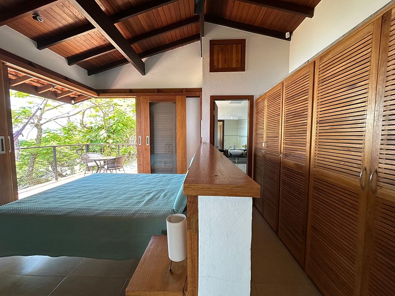 Conforto, píer, piscina e churrasqueira