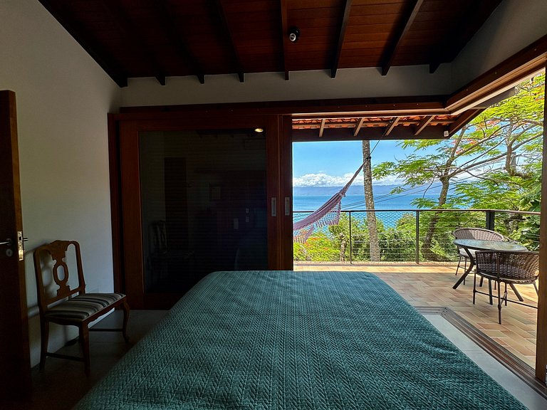 Conforto, píer, piscina e churrasqueira