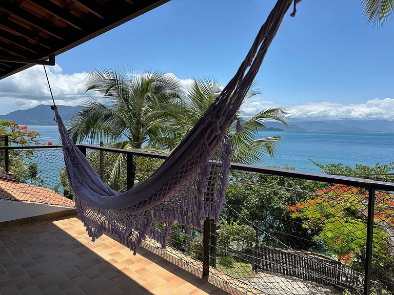 Conforto, píer, piscina e churrasqueira