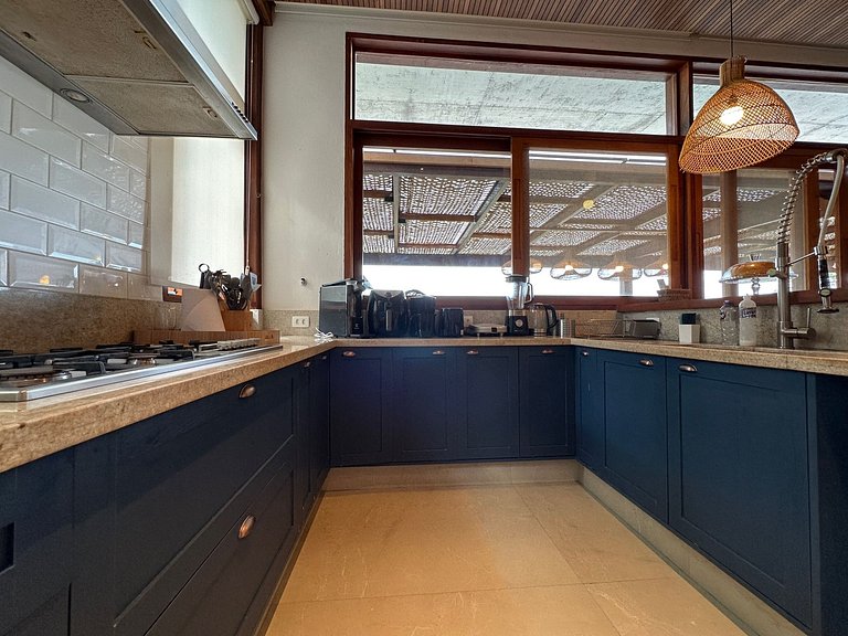 Casa em condomínio, piscina aquecida, sauna, vista