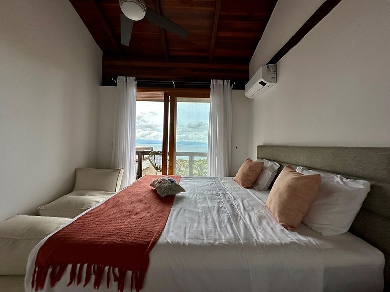 Casa em condomínio, piscina aquecida, sauna, vista