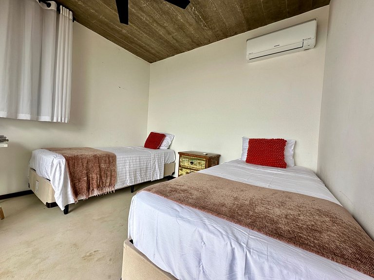 Casa em condomínio, piscina aquecida, sauna, vista