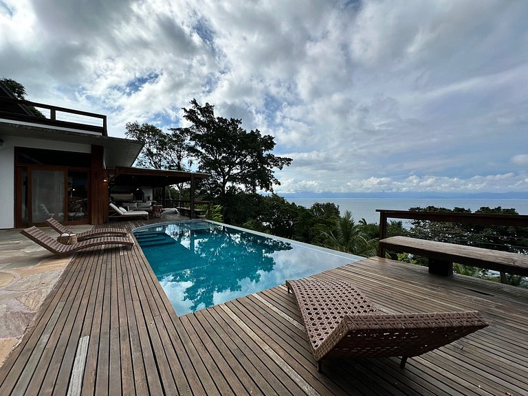 Casa em condomínio, piscina aquecida, sauna, vista