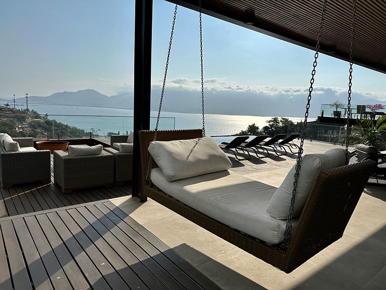 Casa luxuosa, piscina aquecida e borda infinita