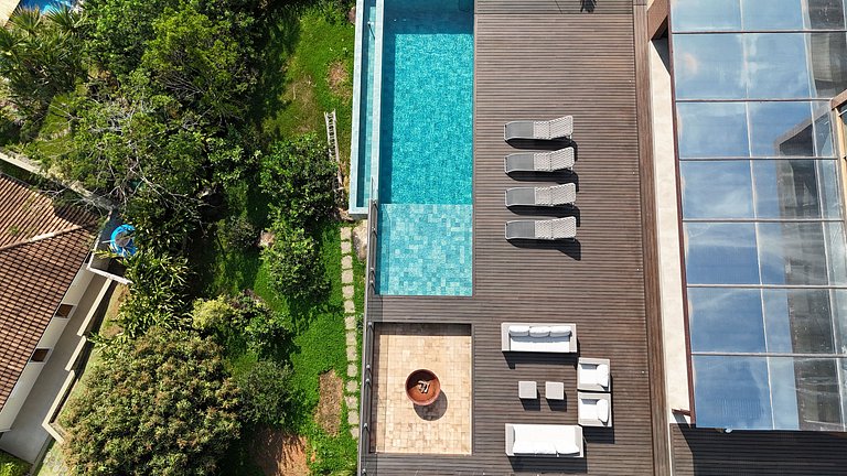 Casa luxuosa, piscina aquecida e borda infinita