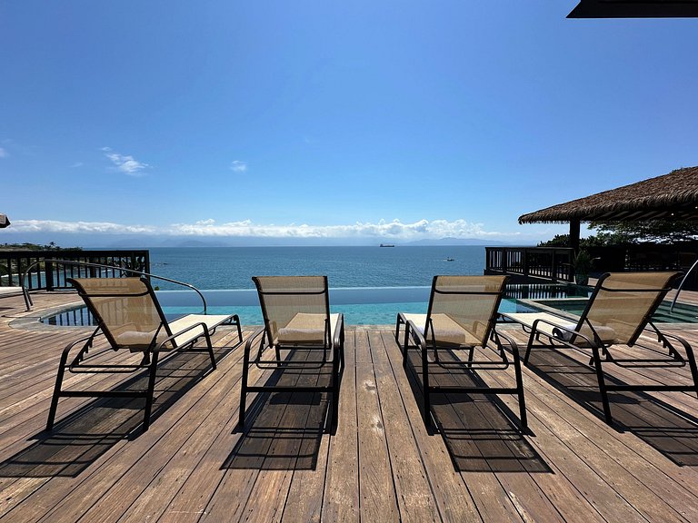 Condomínio, piscina aquecida, jacuzzi e píer