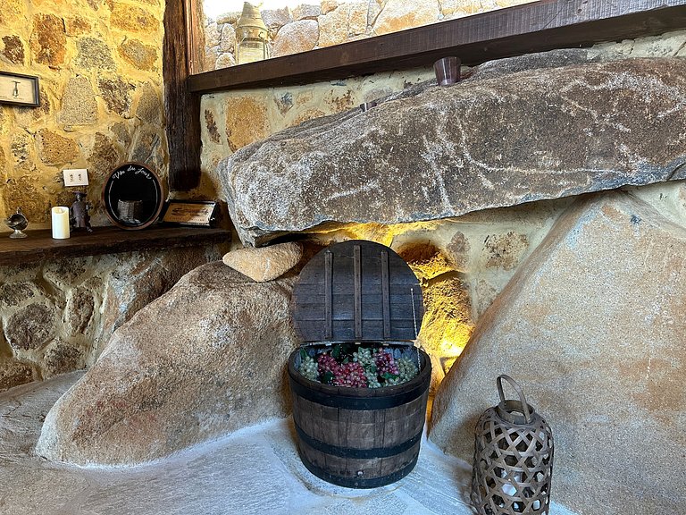 Condomínio, piscina aquecida, jacuzzi e píer