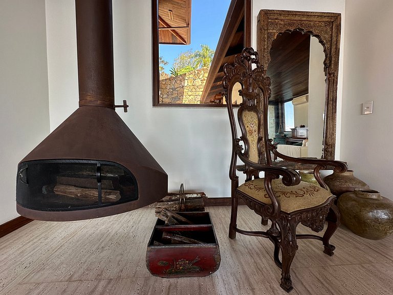 Condomínio, piscina aquecida, jacuzzi e píer
