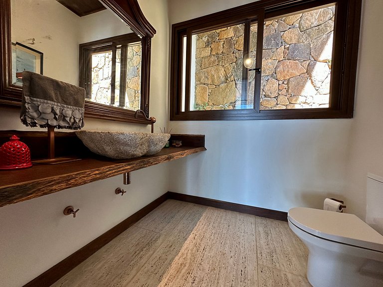 Condomínio, piscina aquecida, jacuzzi e píer