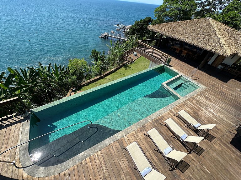 Condomínio, piscina aquecida, jacuzzi e píer