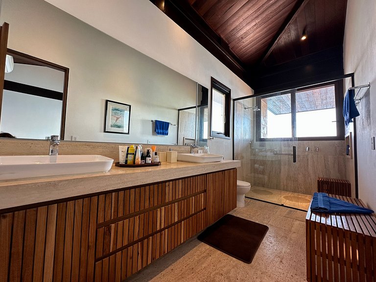 Condomínio, piscina aquecida, jacuzzi e píer