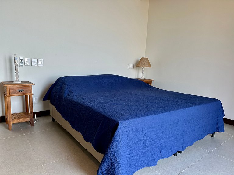 Condomínio, piscina aquecida, jacuzzi e píer