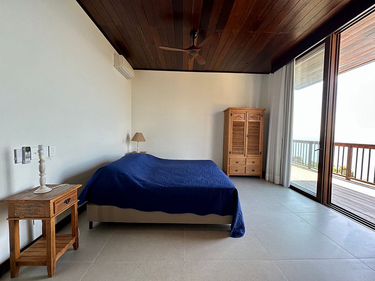 Condomínio, piscina aquecida, jacuzzi e píer