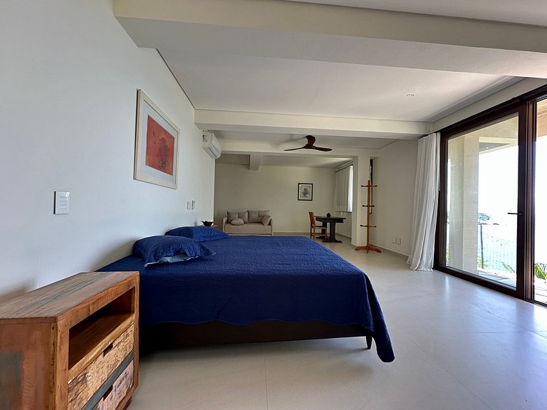 Condomínio, piscina aquecida, jacuzzi e píer