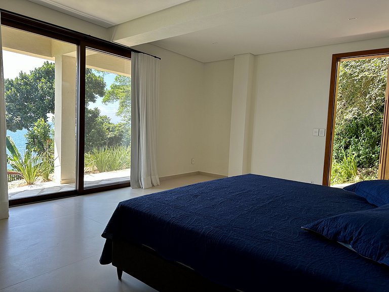 Condomínio, piscina aquecida, jacuzzi e píer