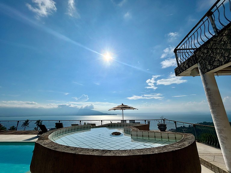 Casa à Venda em Siriuba, Ilhabela – Vista Mar, Piscina e Con