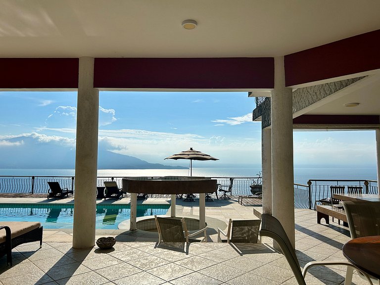 Casa à Venda em Siriuba, Ilhabela – Vista Mar, Piscina e Con