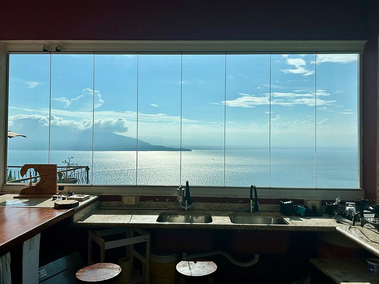 Casa à Venda em Siriuba, Ilhabela – Vista Mar, Piscina e Con