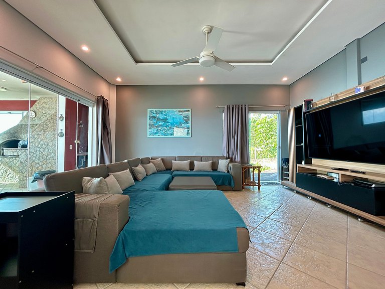Casa à Venda em Siriuba, Ilhabela – Vista Mar, Piscina e Con