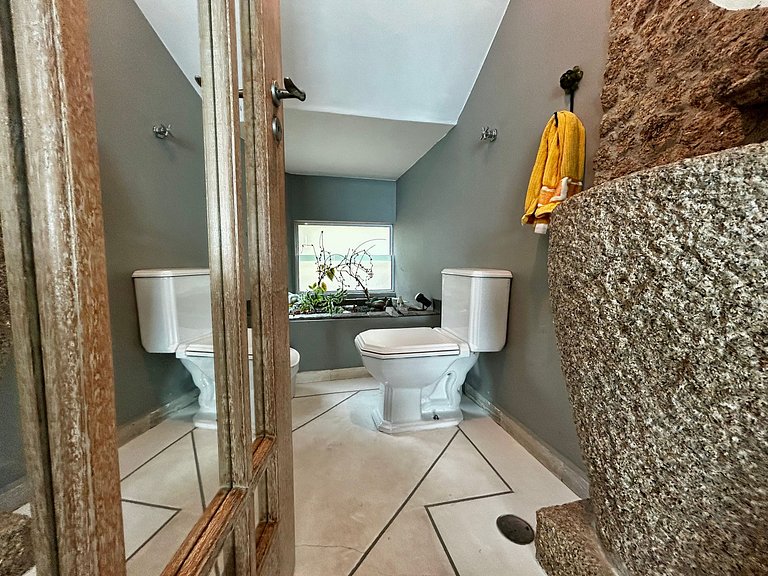 Casa à Venda em Siriuba, Ilhabela – Vista Mar, Piscina e Con