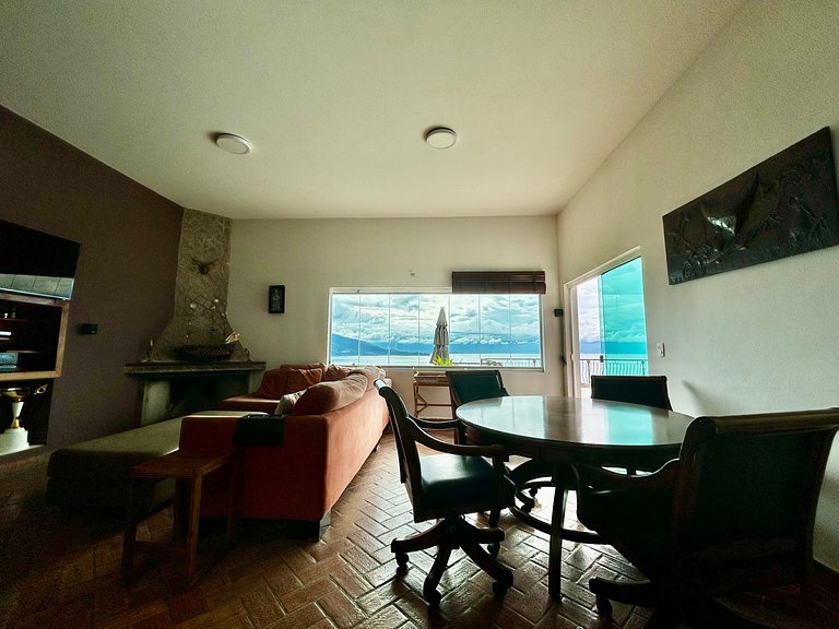 Casa à Venda em Siriuba, Ilhabela – Vista Mar, Piscina e Con