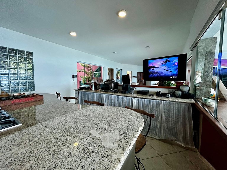 Casa à Venda em Siriuba, Ilhabela – Vista Mar, Piscina e Con