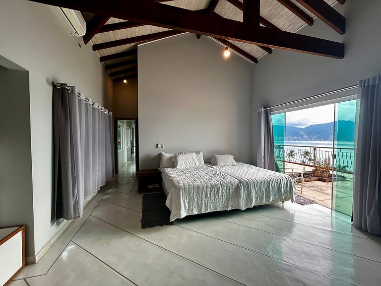 Casa à Venda em Siriuba, Ilhabela – Vista Mar, Piscina e Con