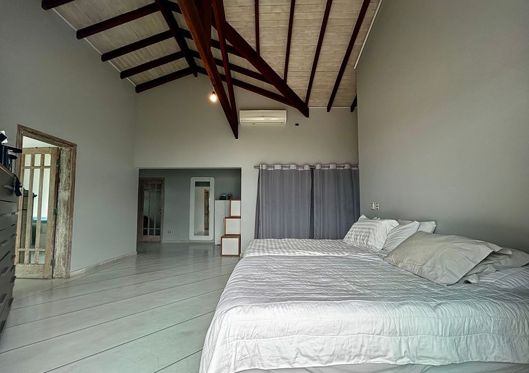 Casa à Venda em Siriuba, Ilhabela – Vista Mar, Piscina e Con