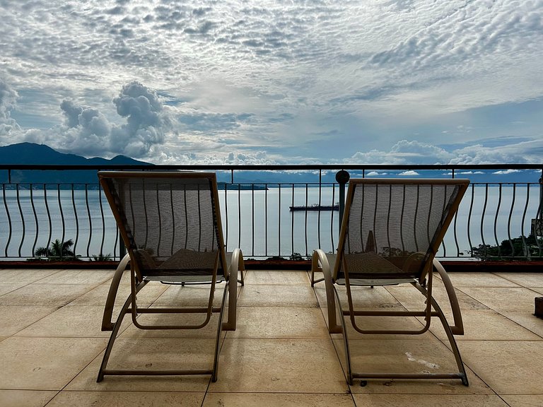 Casa à Venda em Siriuba, Ilhabela – Vista Mar, Piscina e Con