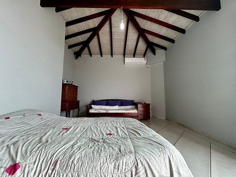 Casa à Venda em Siriuba, Ilhabela – Vista Mar, Piscina e Con