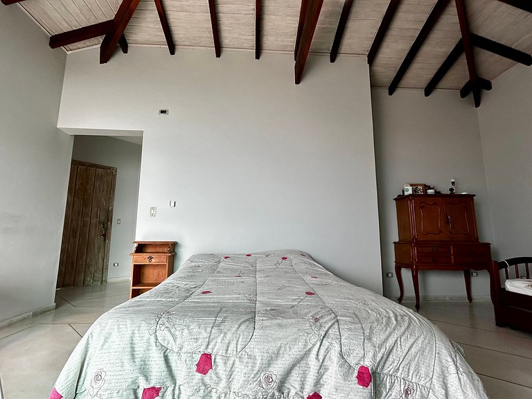 Casa à Venda em Siriuba, Ilhabela – Vista Mar, Piscina e Con
