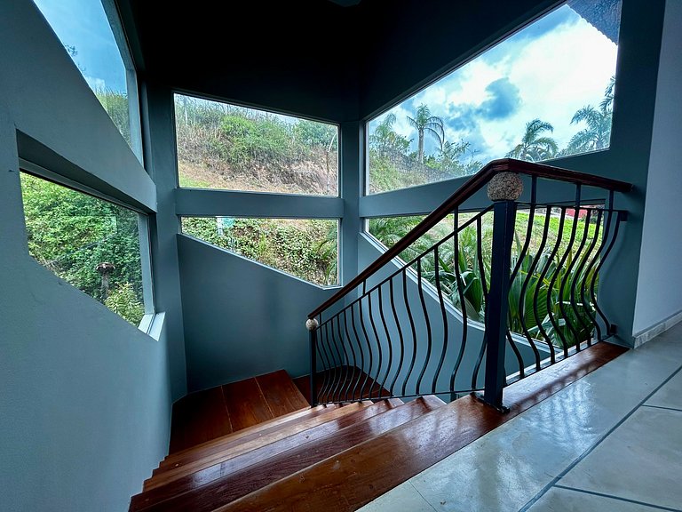 Casa à Venda em Siriuba, Ilhabela – Vista Mar, Piscina e Con