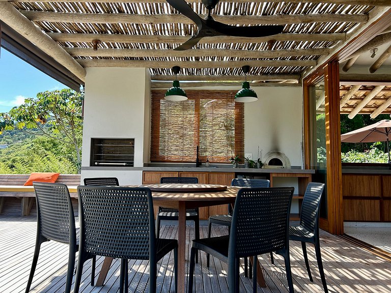 Condomínio, vista, piscina e espaço gourmet