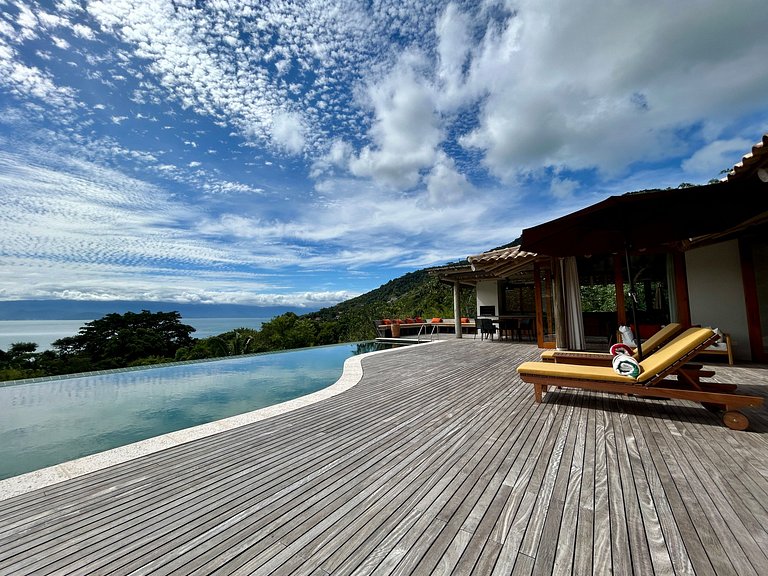 Condomínio, vista, piscina e espaço gourmet