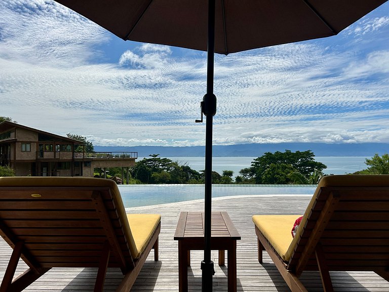 Condomínio, vista, piscina e espaço gourmet