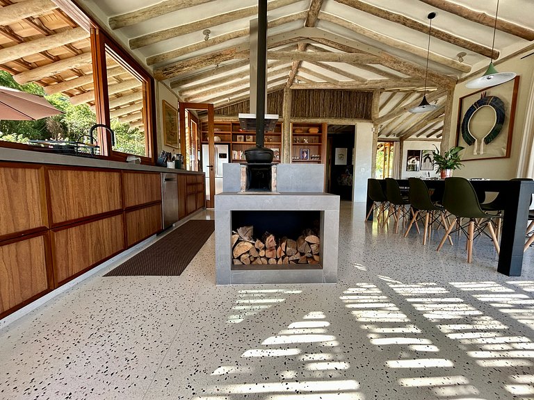 Condomínio, vista, piscina e espaço gourmet