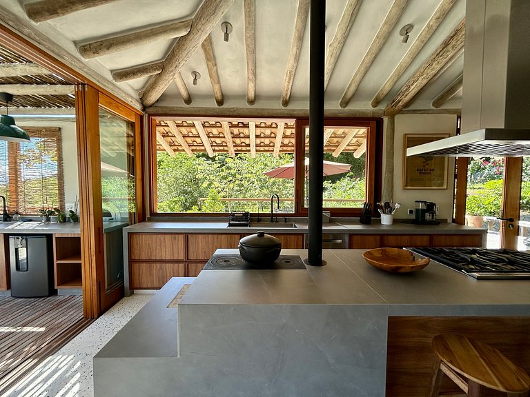 Condomínio, vista, piscina e espaço gourmet