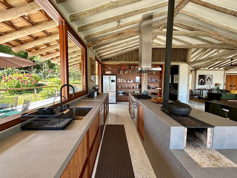 Condomínio, vista, piscina e espaço gourmet