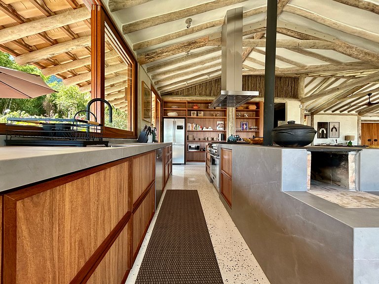 Condomínio, vista, piscina e espaço gourmet