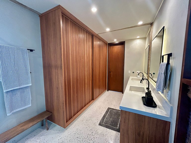 Condomínio, vista, piscina e espaço gourmet