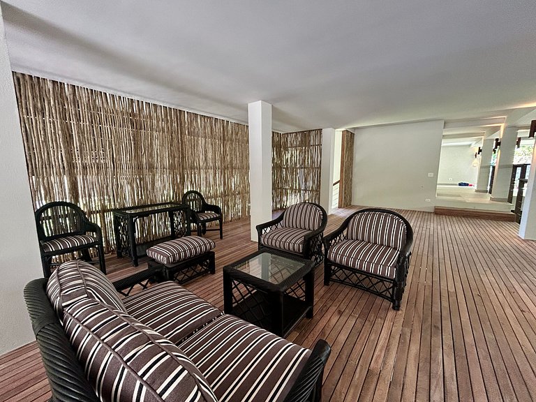 Condomínio, vista, piscina e espaço gourmet