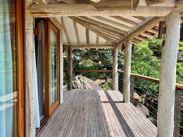 Condomínio, vista, piscina e espaço gourmet