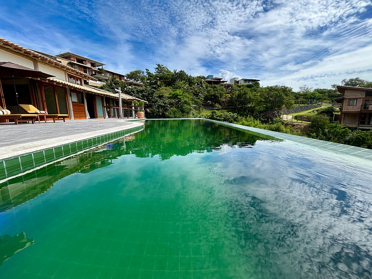 Condomínio, vista, piscina e espaço gourmet