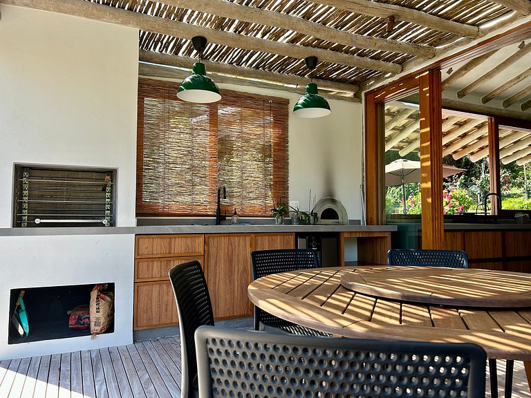 Condomínio, vista, piscina e espaço gourmet