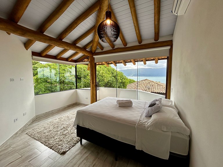 Casa em condomínio, lazer e churrasqueira