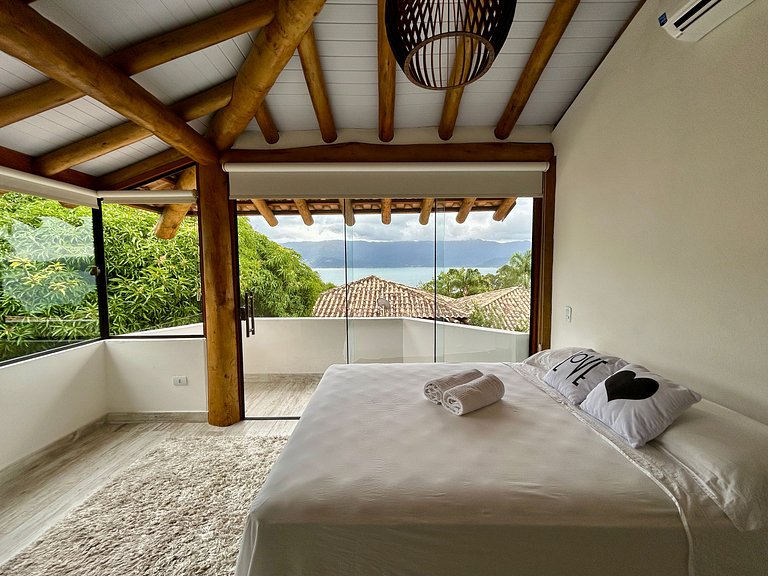 Casa em condomínio, lazer e churrasqueira