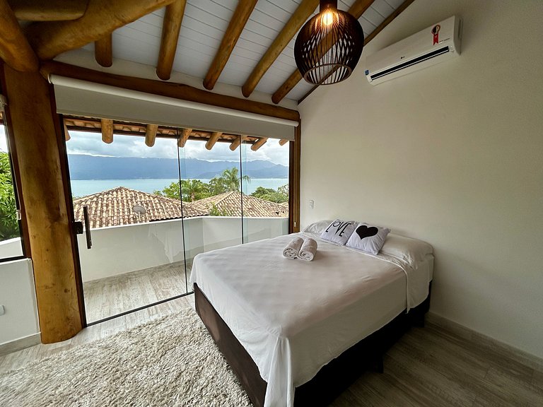 Casa em condomínio, lazer e churrasqueira
