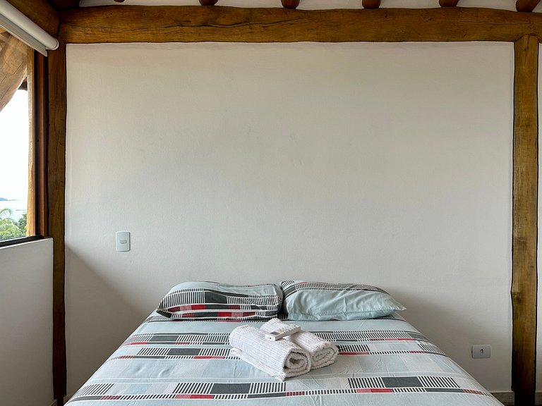 Casa em condomínio, lazer e churrasqueira