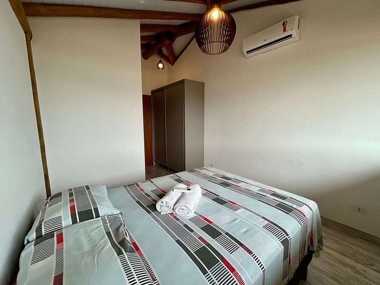 Casa em condomínio, lazer e churrasqueira